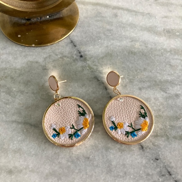 Embroidered Floral Vegan Leather Round Cream Earrings - Picture 4 of 4